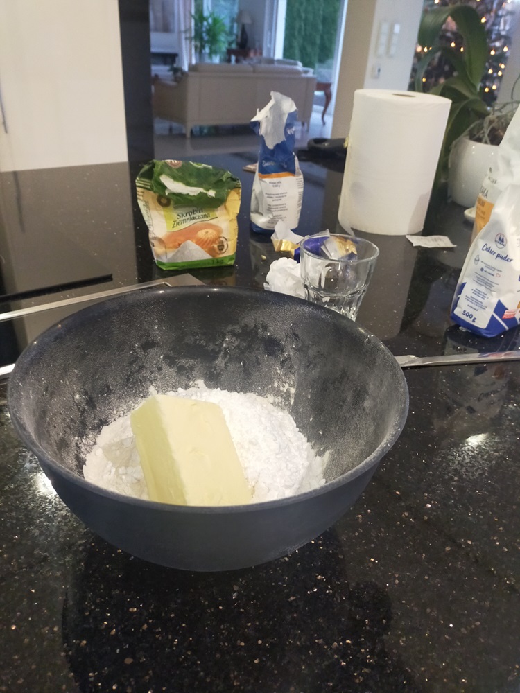 me making the dough for the cupcakes